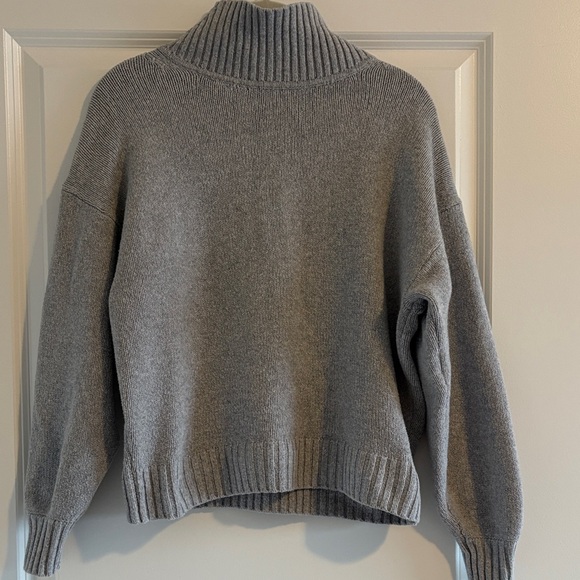 GAP Sweaters - Gap XS Turtleneck Sweater Cashsoft